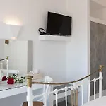 To Maro Apartment *