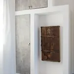 Apartment To Maro